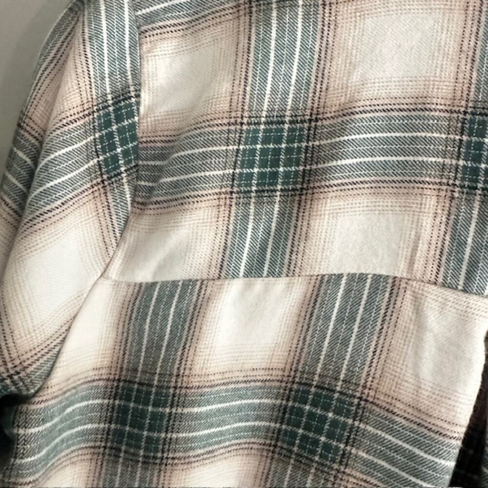 Blu Pepper NWT Green Ivory Plaid Flannel Button Down Shirt Small - Picture 9 of 11